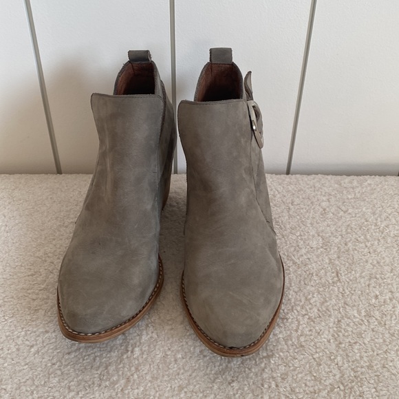 Jeffrey Campbell booties - Picture 2 of 7